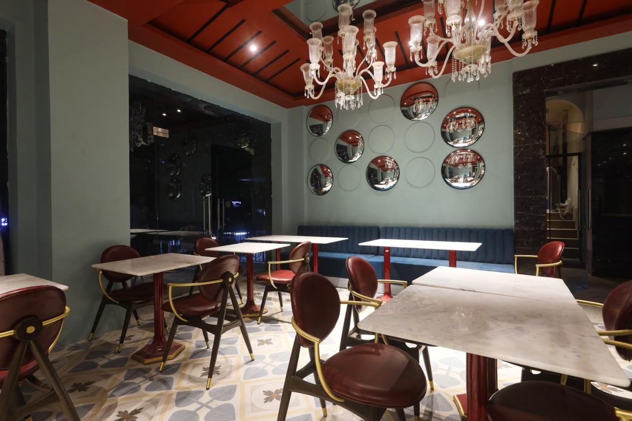 The Saga Hotel Нью-Дели Экстерьер фото