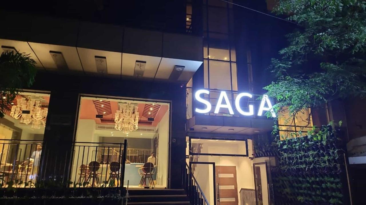 The Saga Hotel Нью-Дели Экстерьер фото