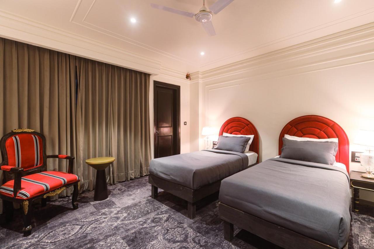 The Saga Hotel Нью-Дели Экстерьер фото